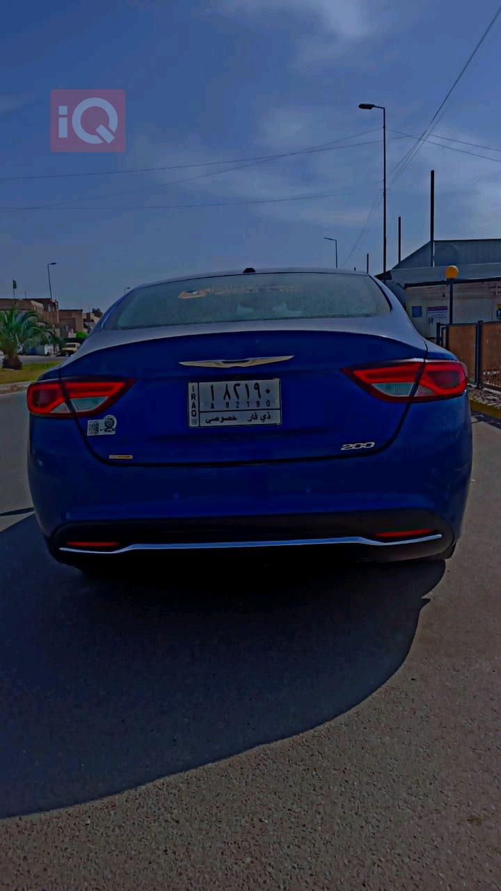 كرايسلر 200